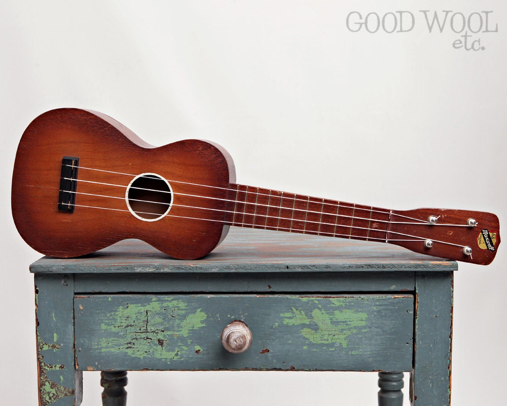 vintage ukulele ss maxwell regal chicago 1940's