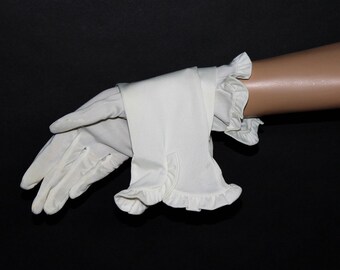 Vintage 1950s White Nylon Gloves Pinup Bombshell Wedding Gloves Ruffles Art Deco Mad Men Mad Man Garden Party Prom Party Hollywood