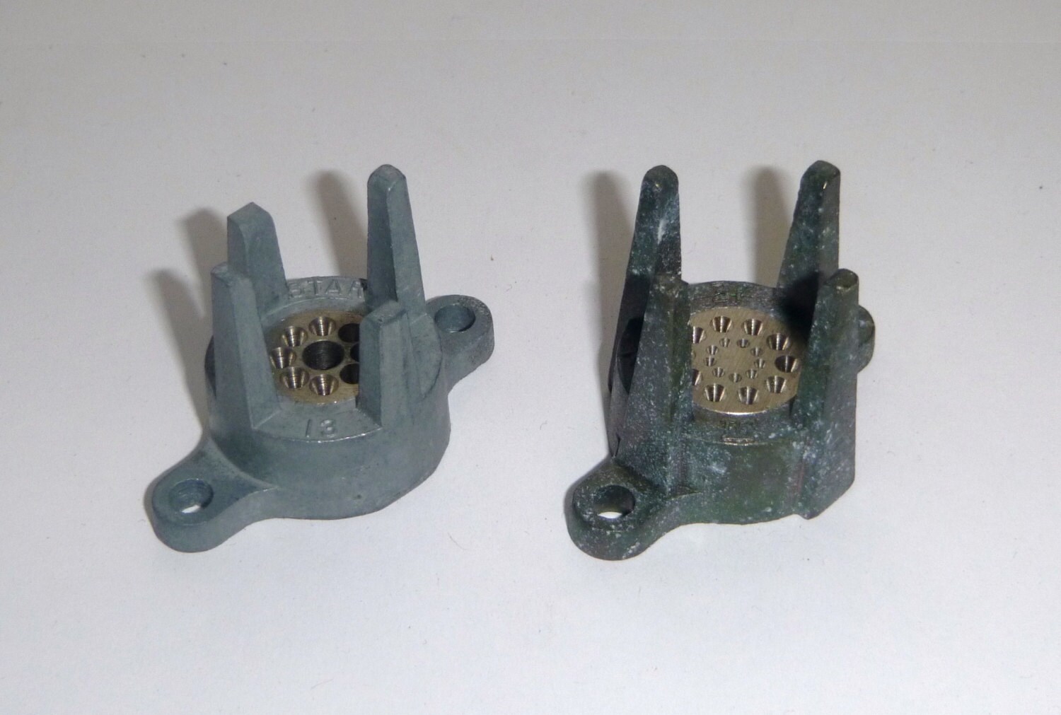 vacuum tube pin straighteners for 7 pin and 9 pin by LeedsRadio