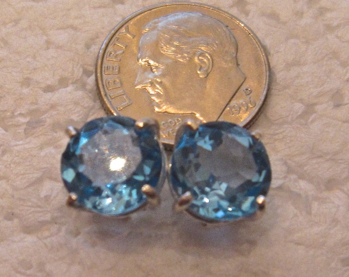 Swiss Blue Topaz Studs, 9mm Round, Natural, Set in Sterling Silver E764