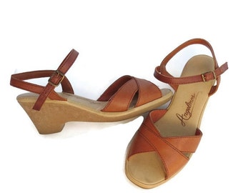 ... Hippie Sandals  70's Leather Sandals  Strappy Heels  Size 6