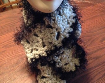 Off white bulky yarn scarf with black fun fur outline
