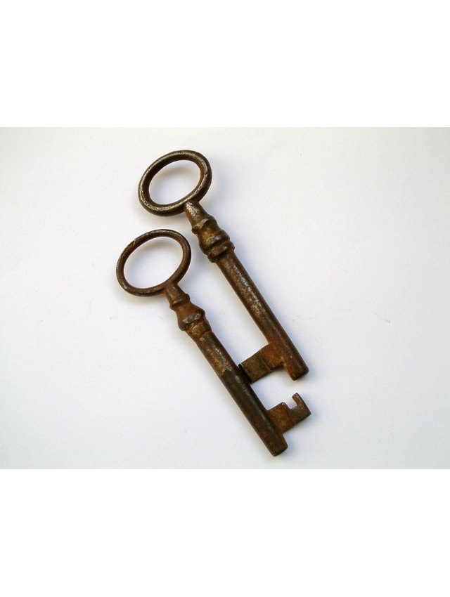 vintage keys/Ornate Antique Keys, Steampunk, Home Decor, Skeleton Keys, Steampunk Supplies, Old Keys, Keyring, Iron Keys