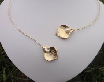 Choker Necklace calla gold plated bridal wedding evening pearls Collier Ras de cou Arums plaqué or mariée mariage soirée perles nacrées