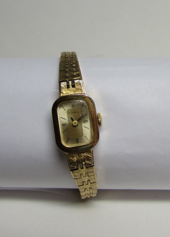 Timex Ladies Wind Up Watch 17 Jewels Gold Tone Runs Good