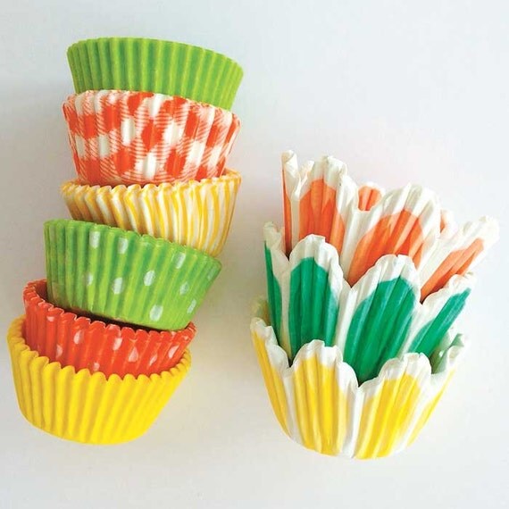 Mini Cupcake Liners 120 Easter Cupcakes Tulip by CrankyCakesShop