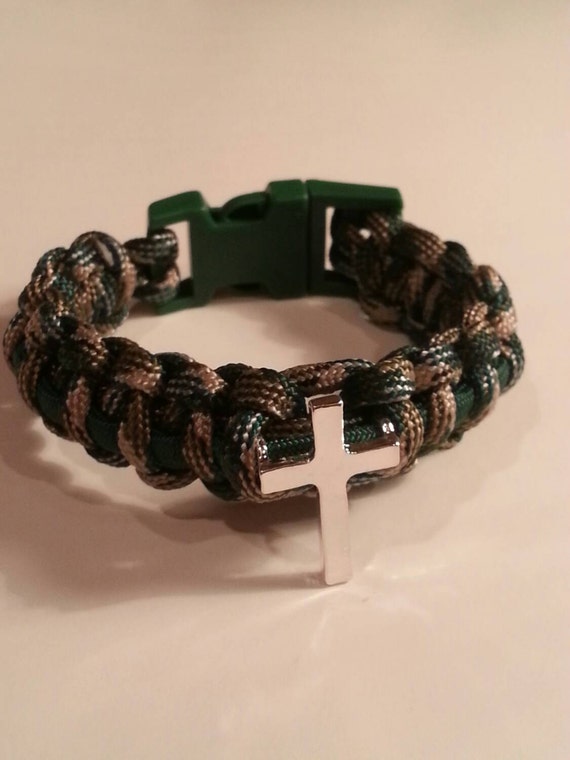 Items similar to Unisex Cross Paracord Bracelet on Etsy