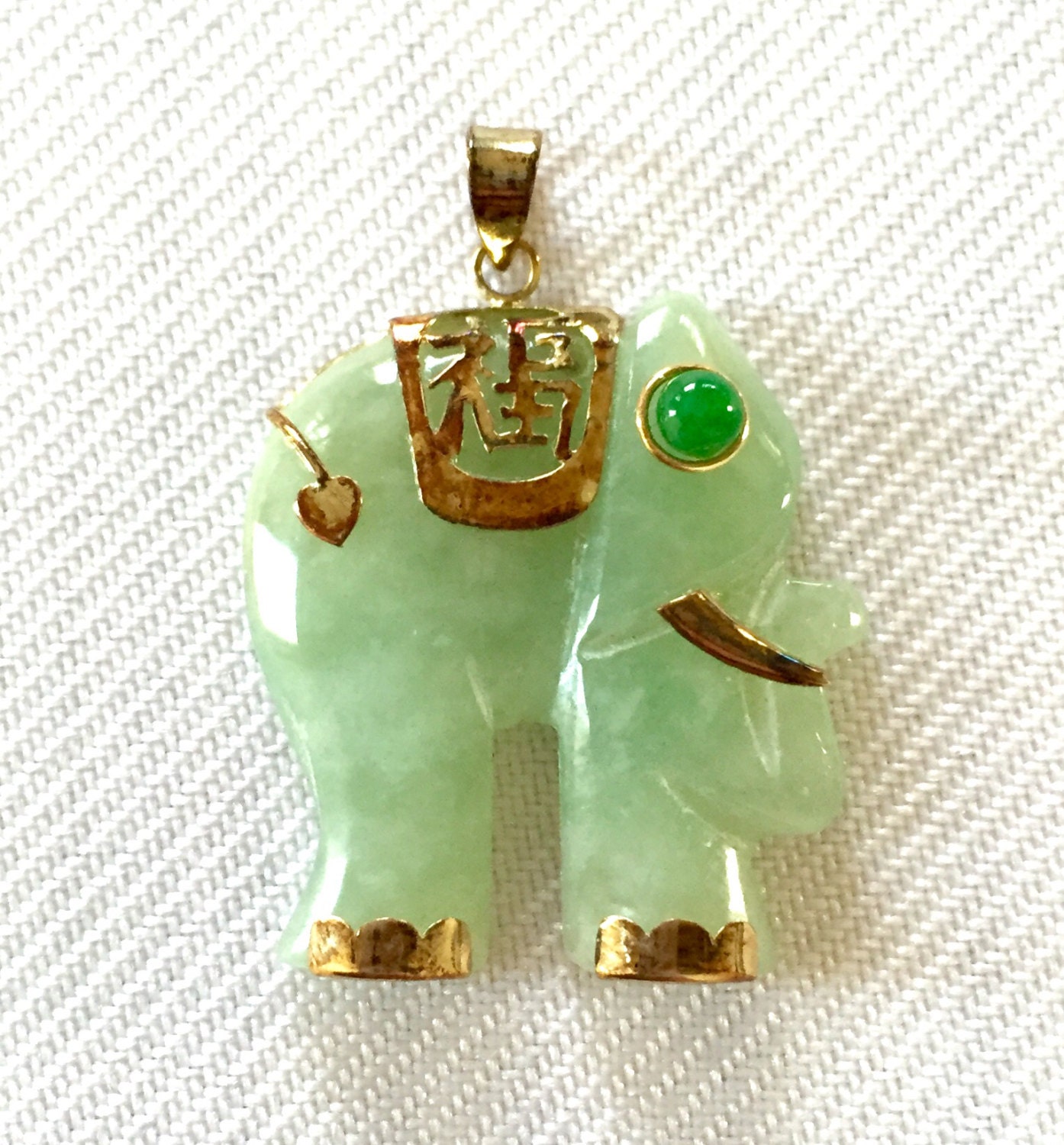 Vintage 14K Gold Green Jade Elephant Pendant Good