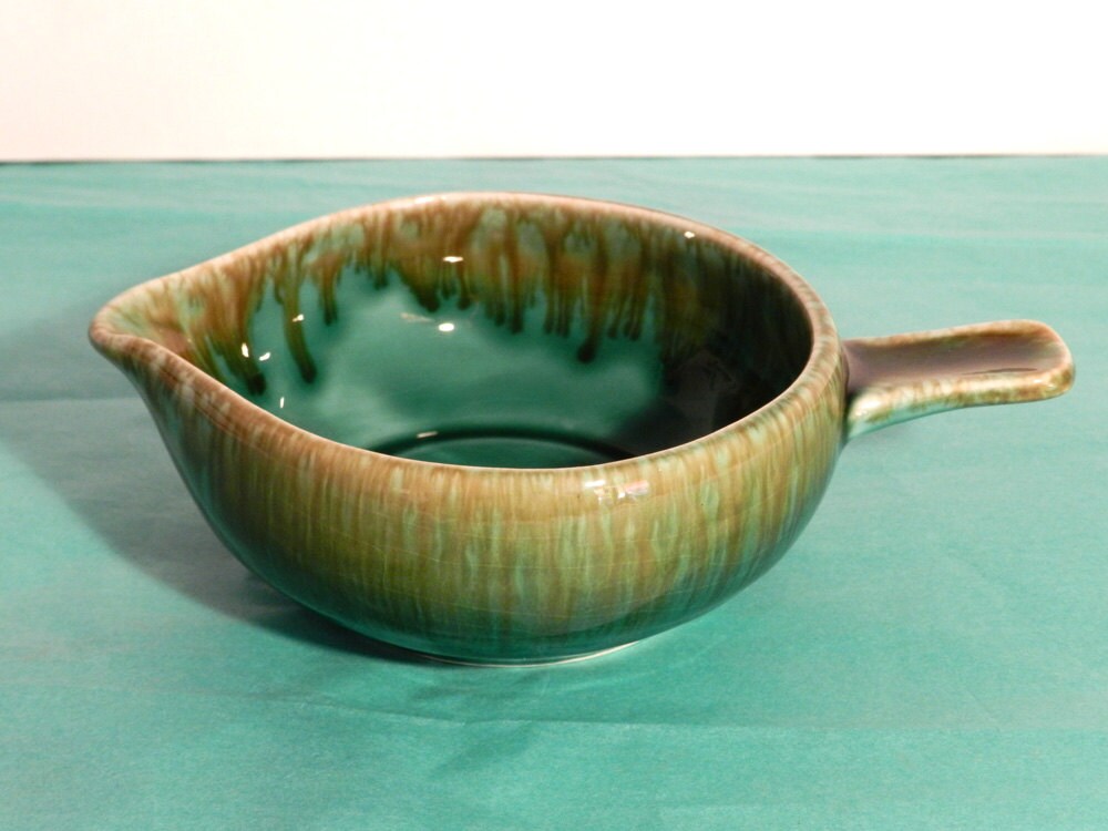 Shannon Pottery Gravy Boat Irish Emerald Green Studio Pottery.