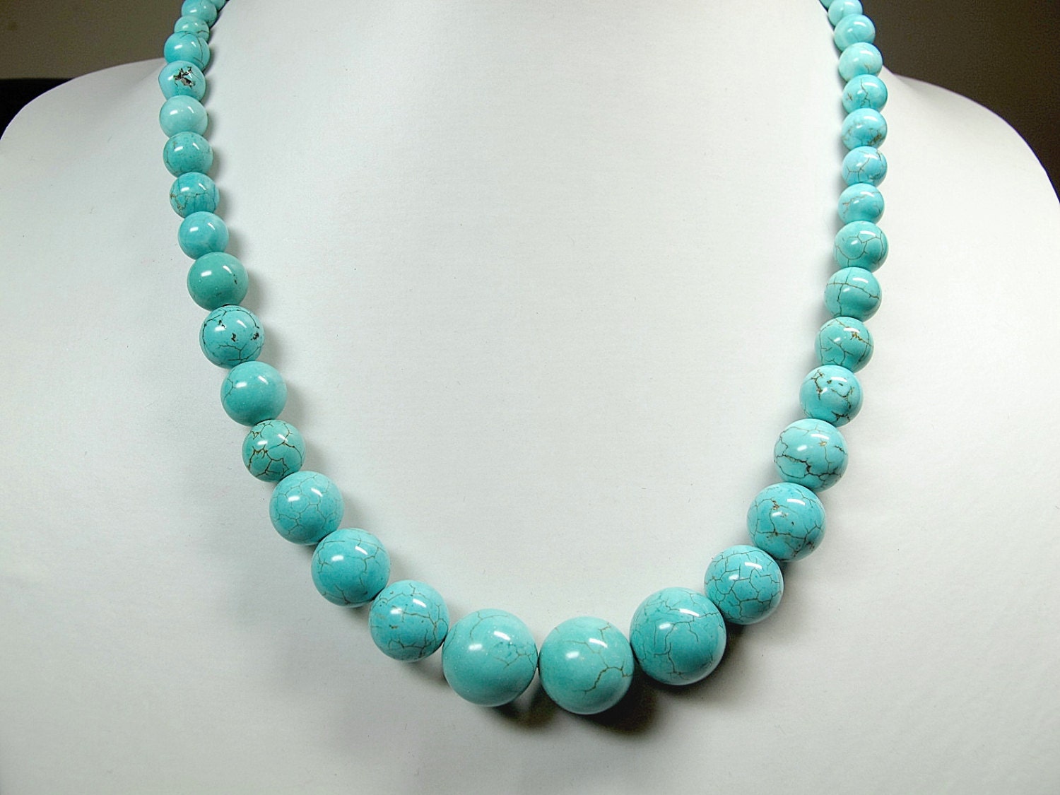 Blue turquoise Necklace. Graduated necklace. Beaded necklace