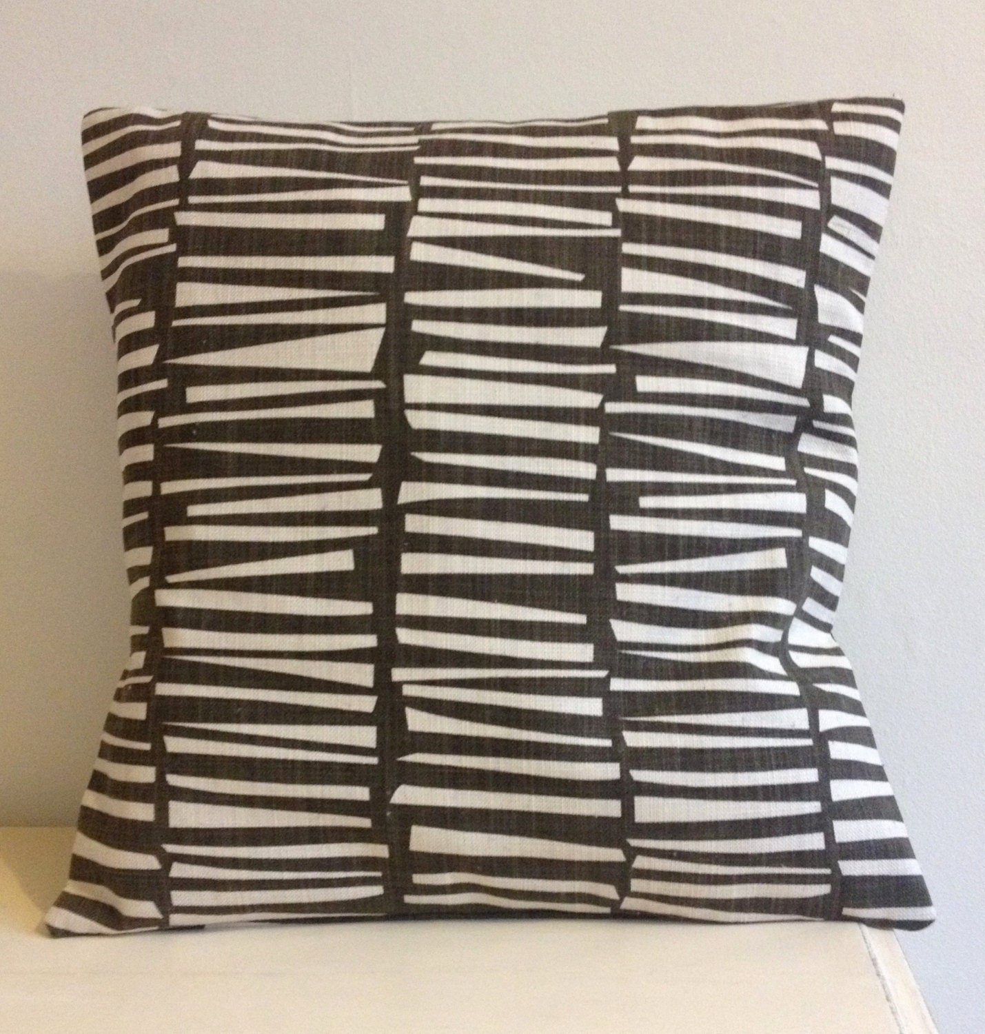 Geometric Printed Cushion cover by EngeeStar on Etsy