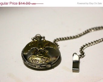 Items similar to Mens Vintage Gold Tone Milan Quartz ...