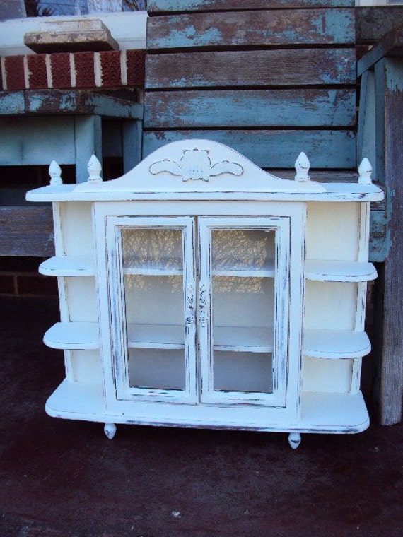 Vintage shabby chic armadio muro mensola di primitivepincushion