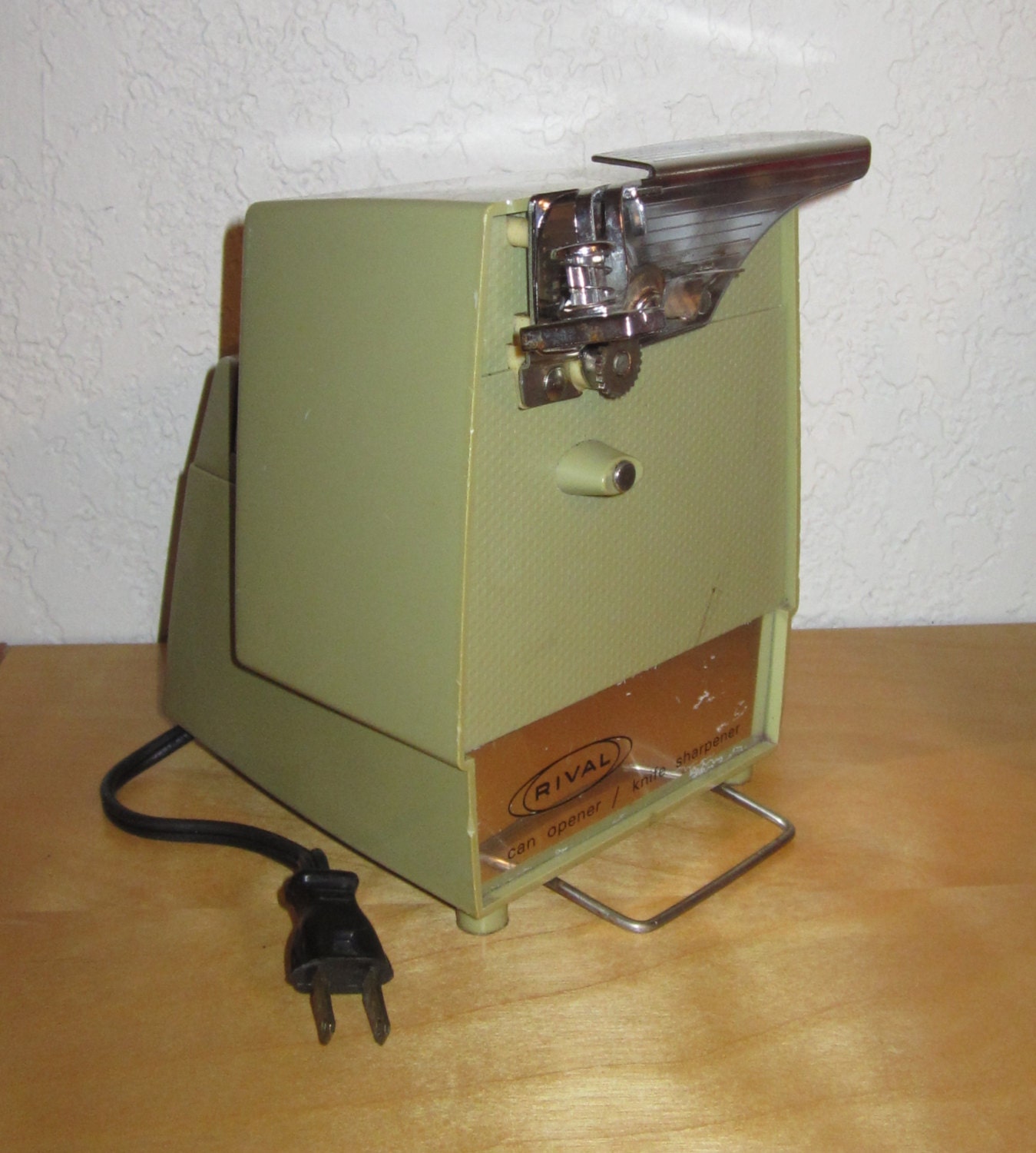 AWESOME Vintage Avocado Electric Rival Automatic Can Opener