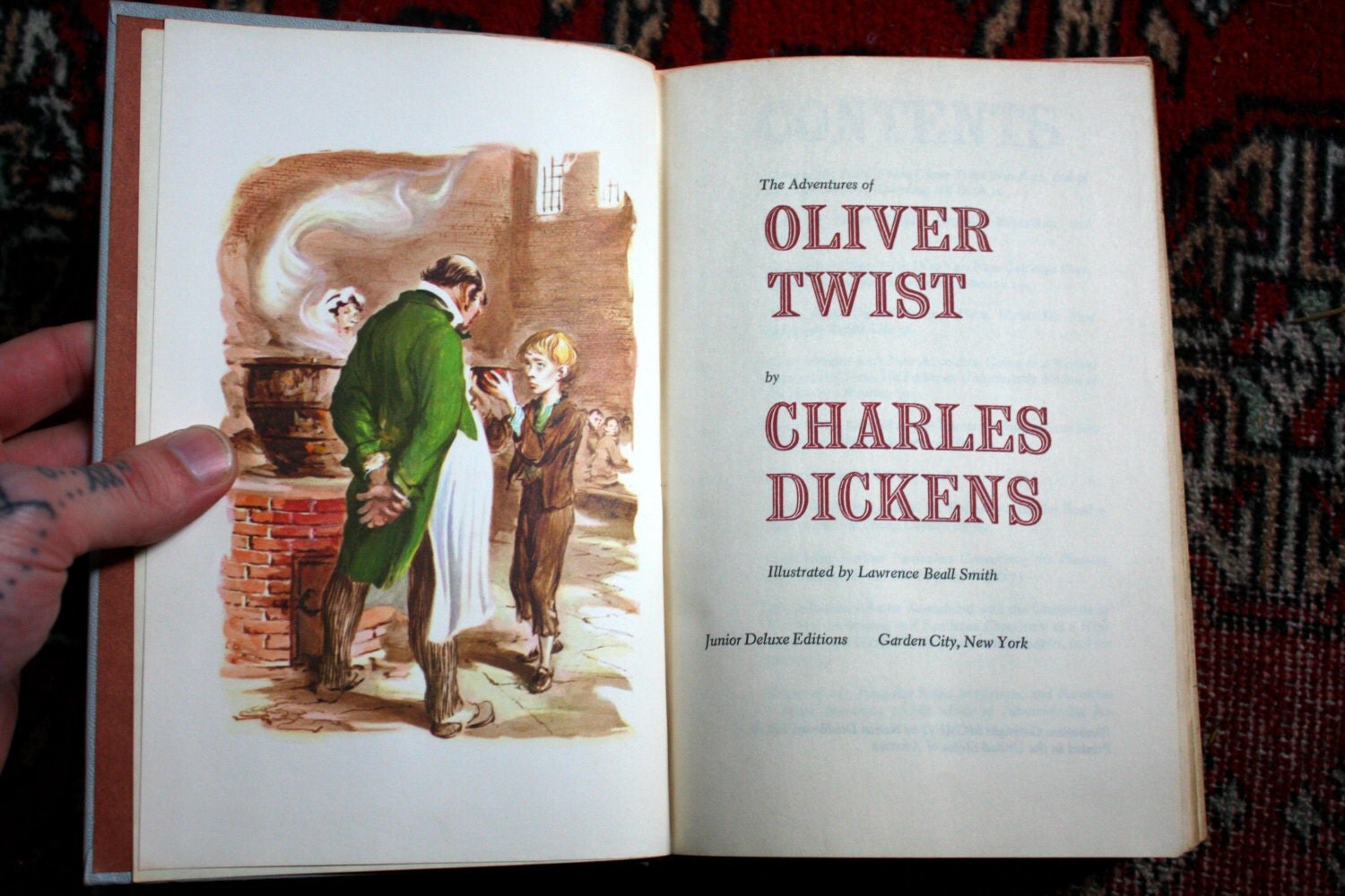 Oliver Twist By Charles Dickens Junior Deluxe Edition