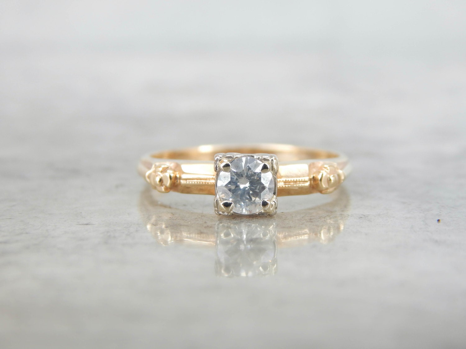 1940s Retro Vintage Engagement Ring with Floral Details 14k