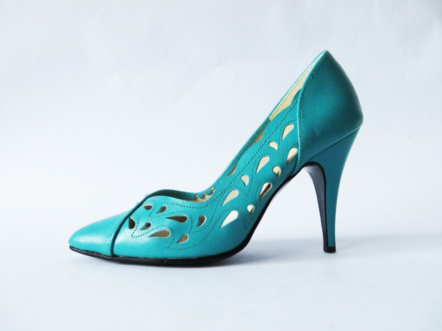 teal wedding shoes for the bride