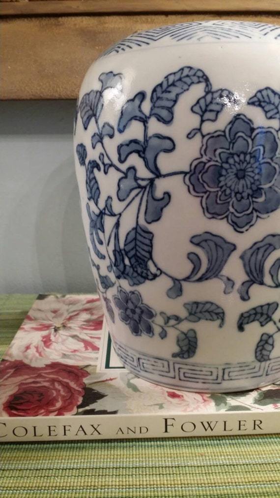 Beautiful Chinoiserie ginger jar vase.