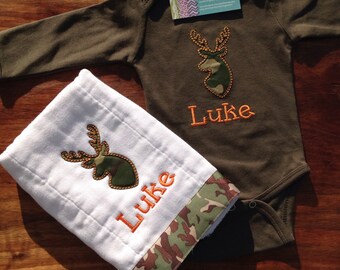 Baby Hunting Set, Personalized Baby hunting , Personalized hunting Bodysuit, Deer Burp Cloth Gift Set, Camo Deer Gift set, Baby Deer Hunting