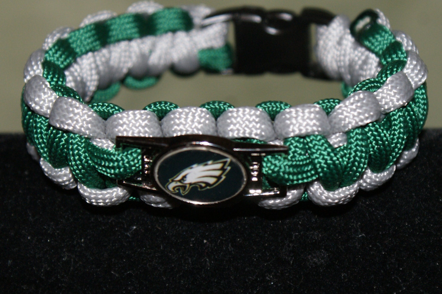 Philadelphia Eagles Paracord Bracelet with Eagles Charm