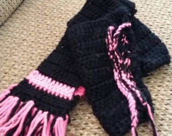 Black and pink leg warmers and scarf