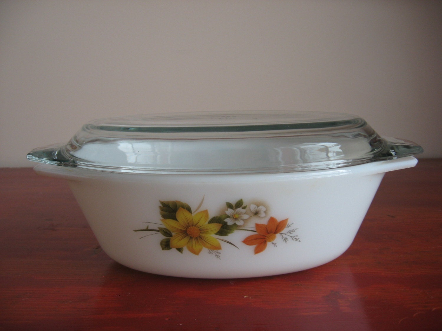 french-white-2-5-quart-round-baking-dish-with-lid-corningware