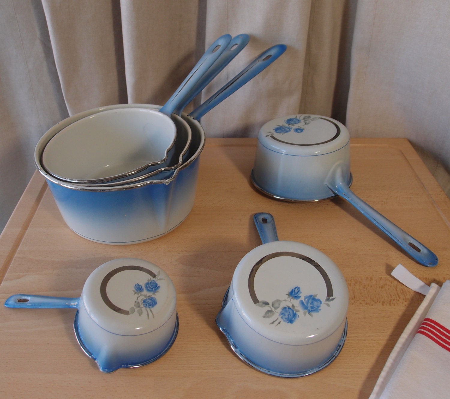 ANTIQUE ENAMEL SAUCEPAN Set of 6 enamelware kitchenware 1930s 1940s