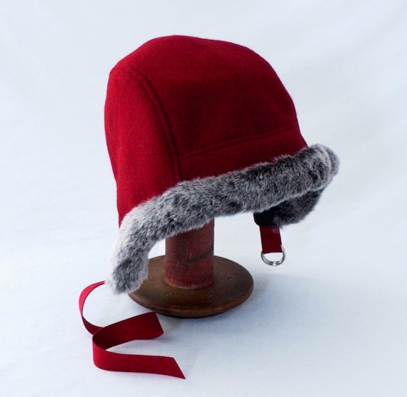 women's fur trimmed winter hats