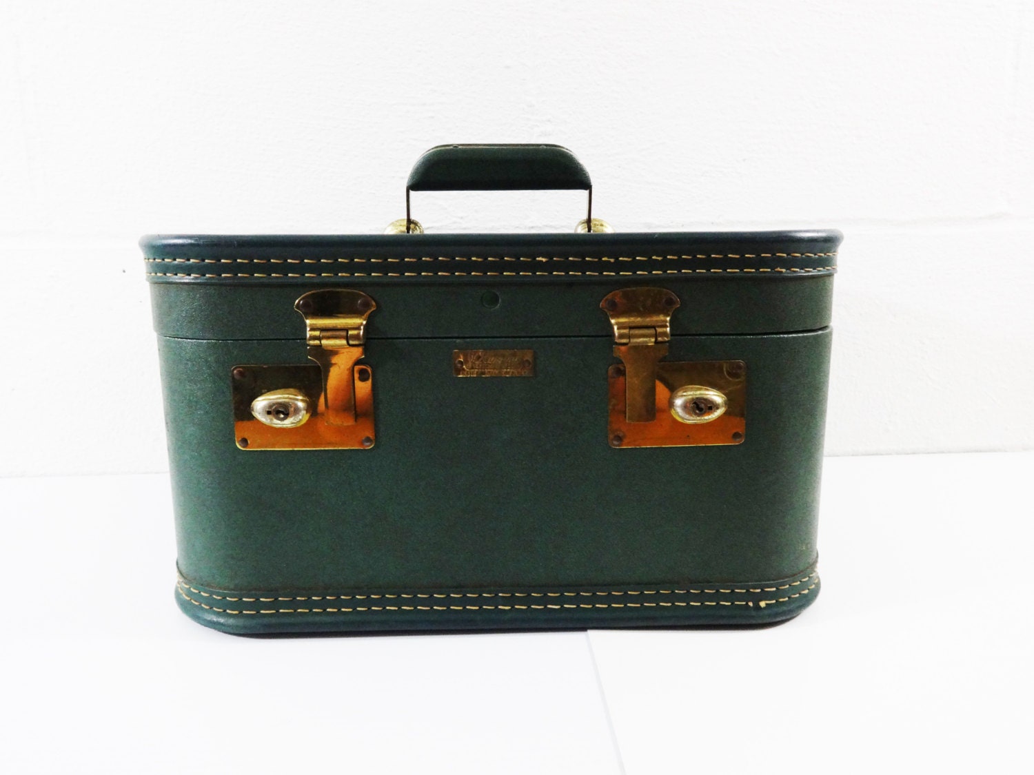 Vintage Cosmetic Train Case Geen Luggage JC by littlebitvintage2