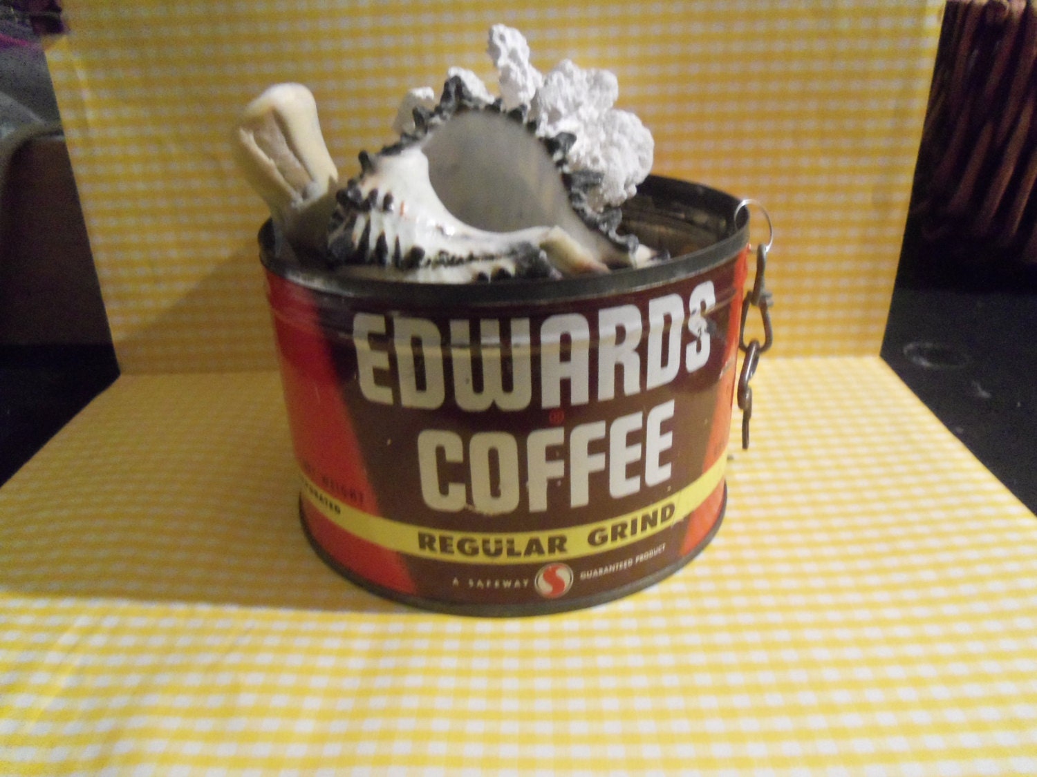 One Pound Edwards Coffee Regular Grind Tin Can with Key On