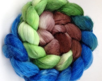 Spinning Fiber, Alpaca/Merino/Silk Combed Top - Hint of Spring gradient roving, 4 oz