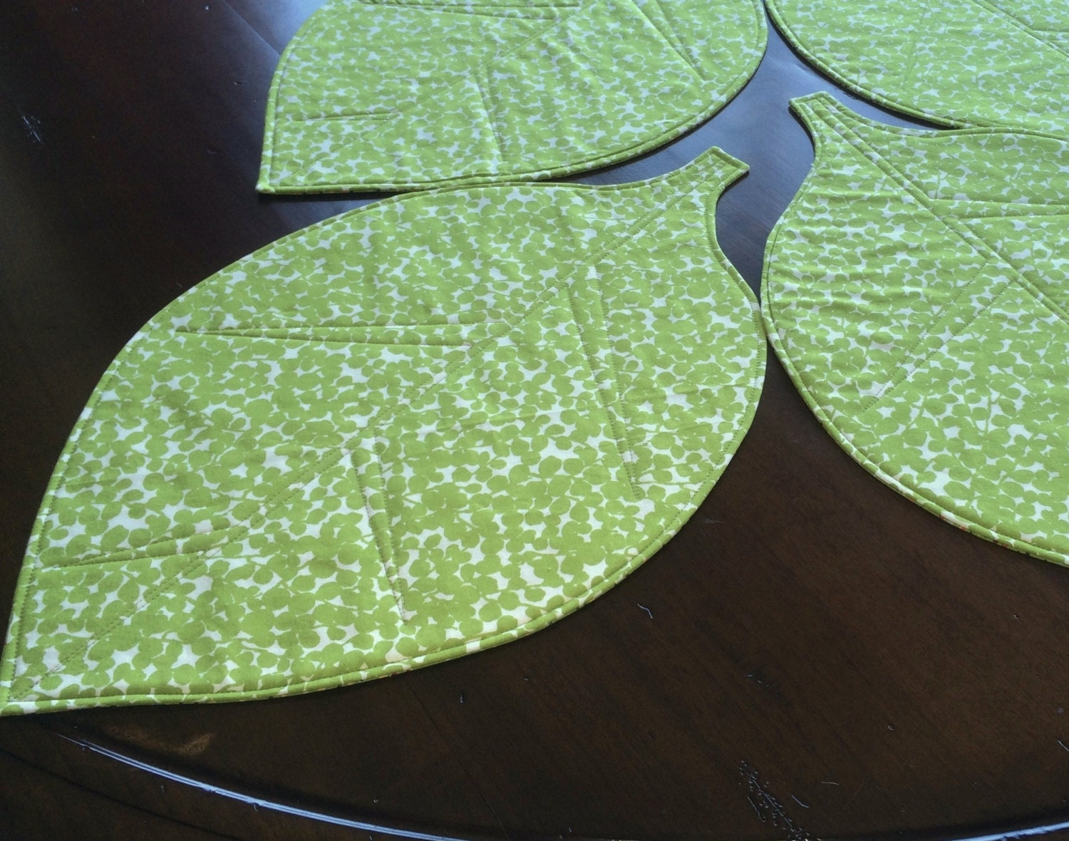 Reversible Green Leaf Placemats