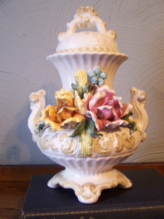 Vintage Capodimonte Urn/Vase Italy Italian Porcelain Crown