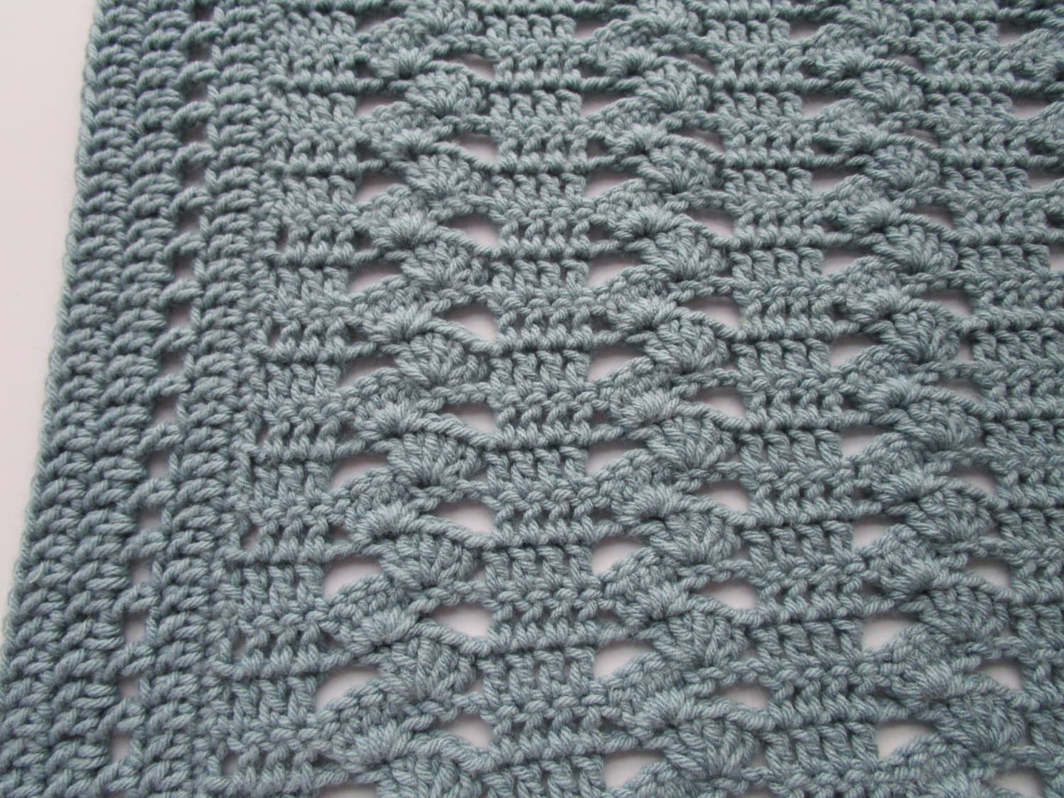 Interlocking Shell Stitch Easy Crochet Afghan Pattern