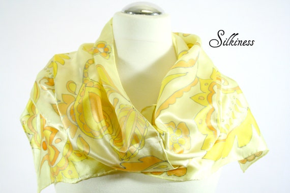 Yellow Scarf - Paisley Scarf .  Hand Painted Scarf. Yellow Scarf. Paisley. Hand Painted Silk.