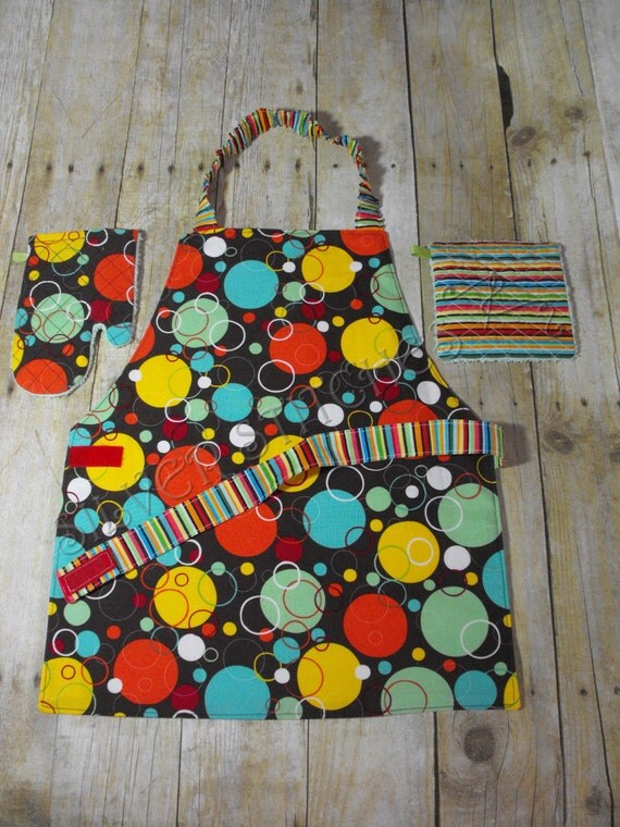 Kids Apron Pot Holder and Oven Mitt Set Multicolor Dot