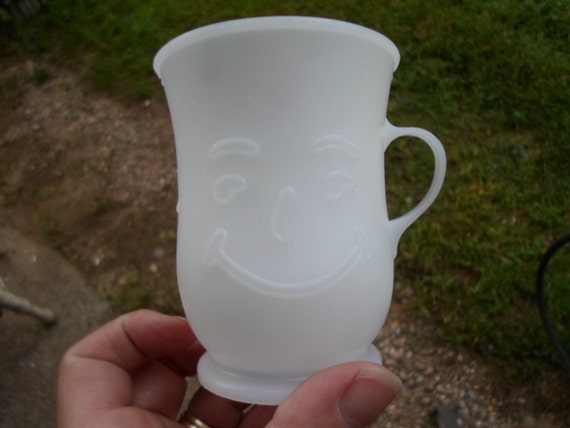 1970s of Aid cups Vintage vintage  Set 4 With  Kool Handles Cups/Mugs Plastic plastic White