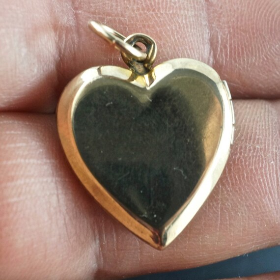VINTAGE HEART LOCKET gold locket engraved Valentines