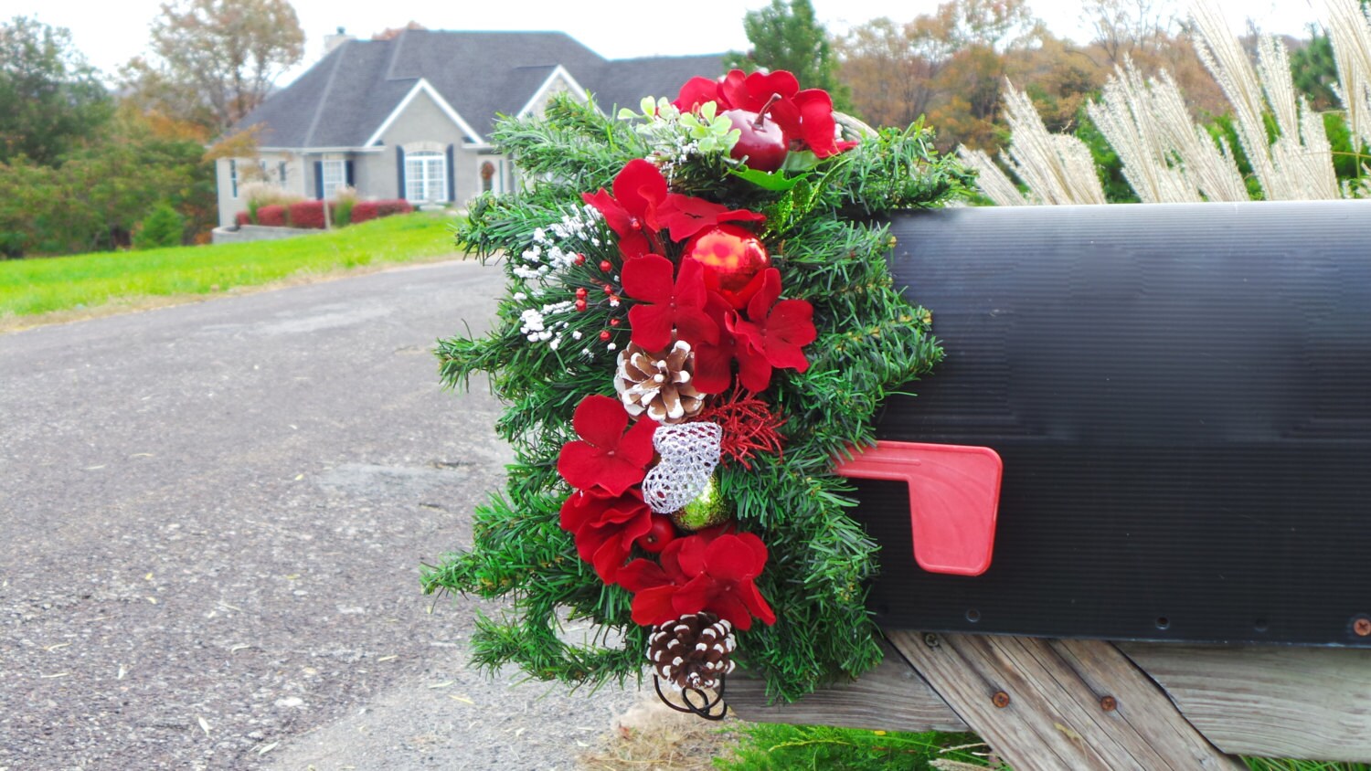 Christmas Decor, Mail Box Wreath, Outdoor Holiday Decor