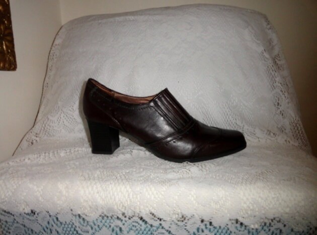 Vintage Ladies Brown Ankle Boots by Life Stride Size 10 Only 10 USD ...