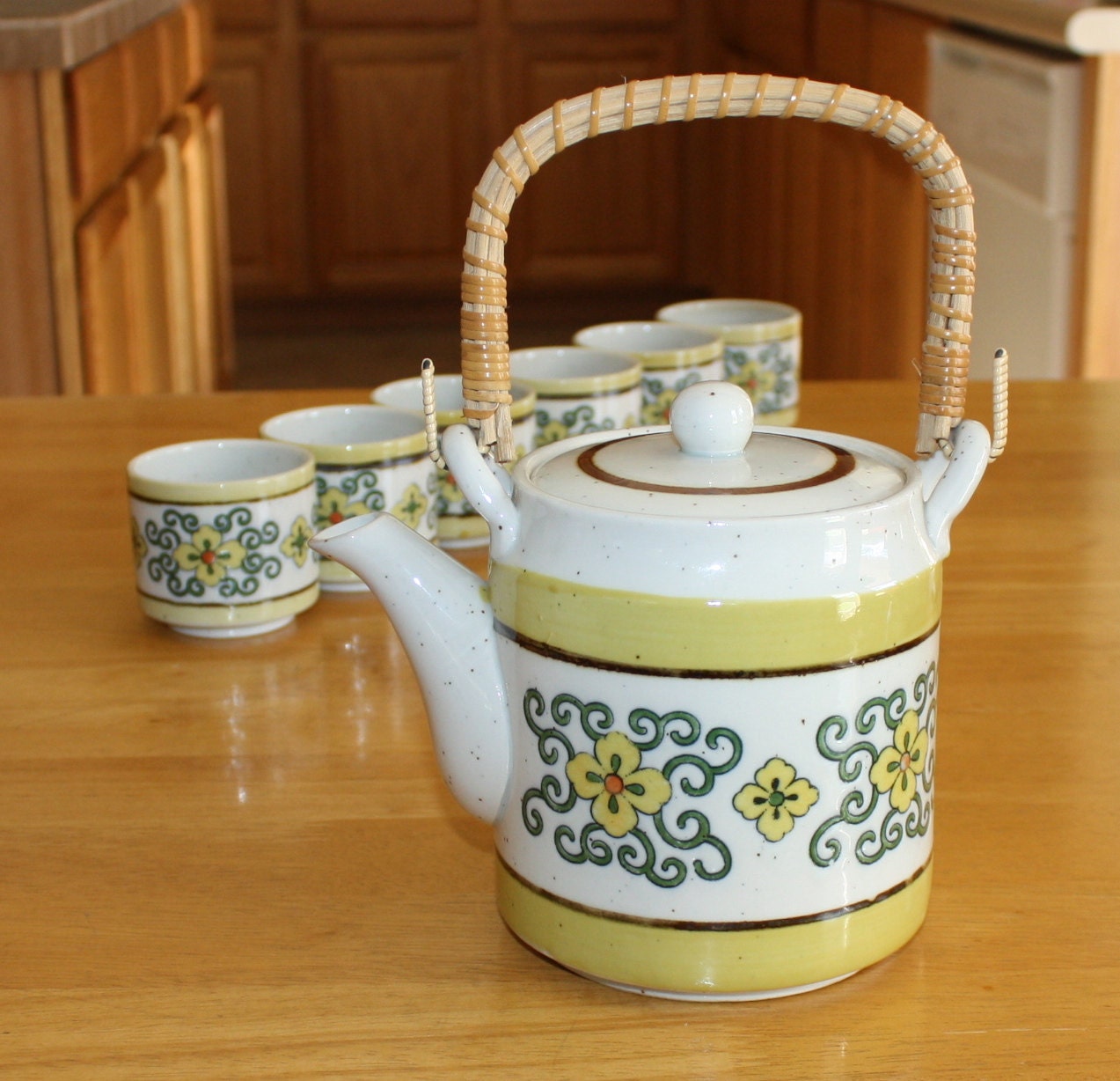 Sweet Vintage 70s Floral Tea Set Teapot by cocoandcoffeevintage