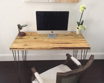 Items similar to Reclaimed Wood Desk - (100% Handmade - Custom) on Etsy