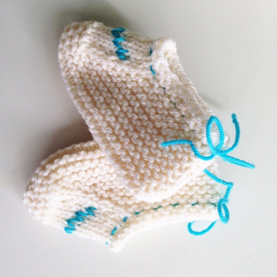 Baby Knit Shoes made of Ivory Yarn with Cyan Blue decotarion Unique ...