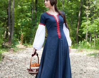 Medieval Linen Dress Archeress