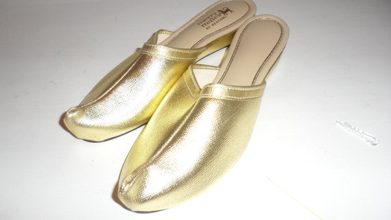 merry mules new old stock gold metallic pixie slippers