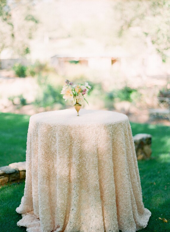 Wedding Tablecloth rosette tablecloth rosette by CandyCrushEvents
