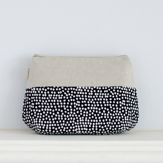 make up bag // black and white dot cotton & linen // zipper