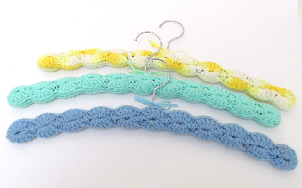 Vintage Crocheted Wooden Dress Hangers / Set of 3 Crocheted Coat