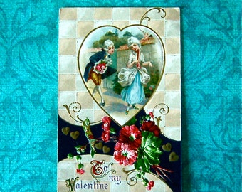 Vintage Winsch Valentine Postcard. Couple in Powdered Wigs, Gold Detailing & Embossed