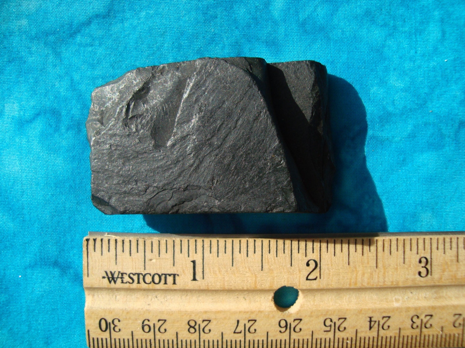 Jet Rough Stone Protect from Outside Energy Absorbs